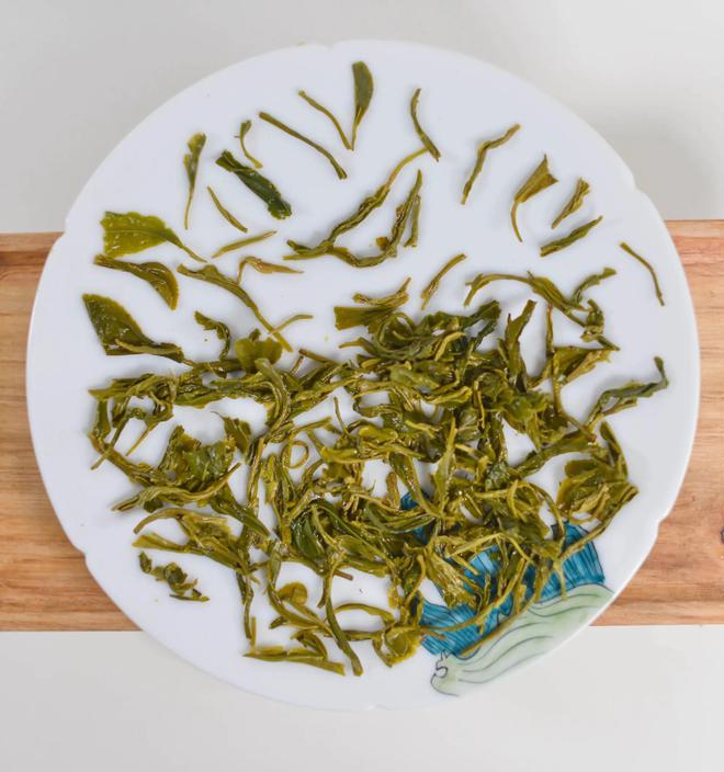 嶗山綠茶和西湖龍井茶誰更好喝?對沖評測來了